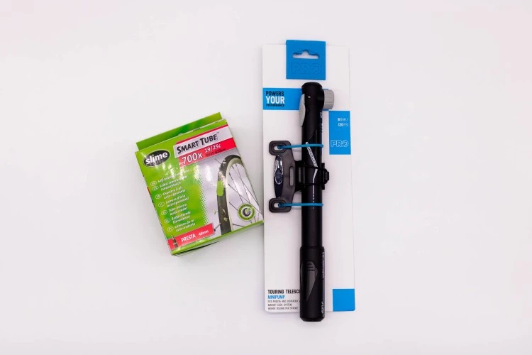 PACK BOMBA Y CÁMARA DE BICICLETA 1 PACK BOMBA Y CÁMARA DE BICICLETA